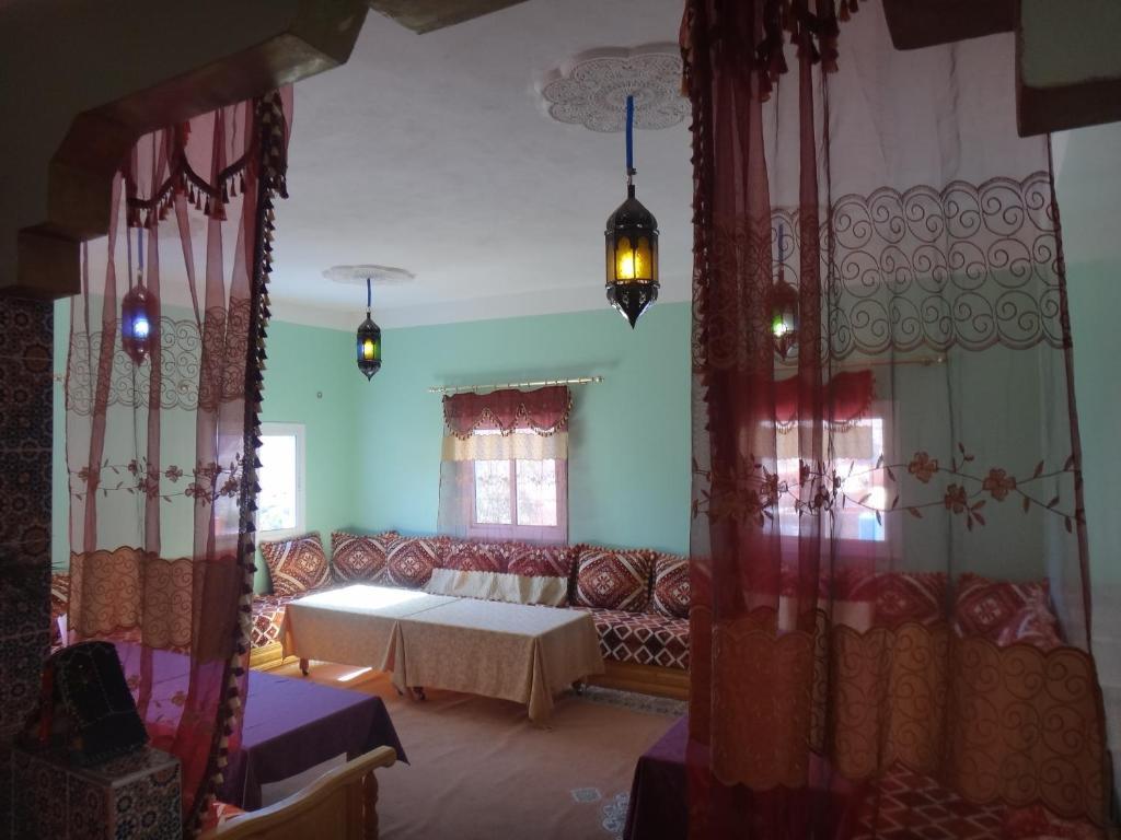 Maison D'Hotes Le Ciel Bleu Tinghir ภายนอก รูปภาพ